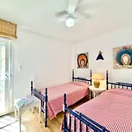 Family Near The Beach - Eaw Homes *